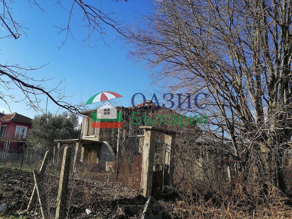 Дворно място 554 кв. м.+стара къща в центъра на С. Винарско,Общ.