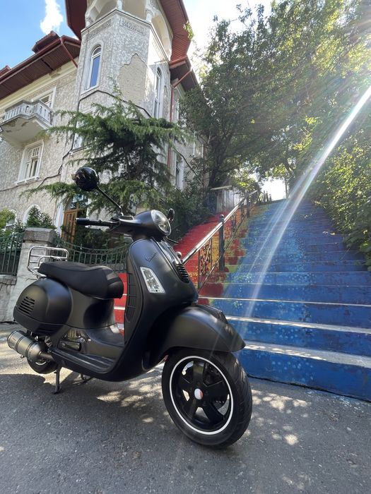 Piaggio Vespa GTS 300