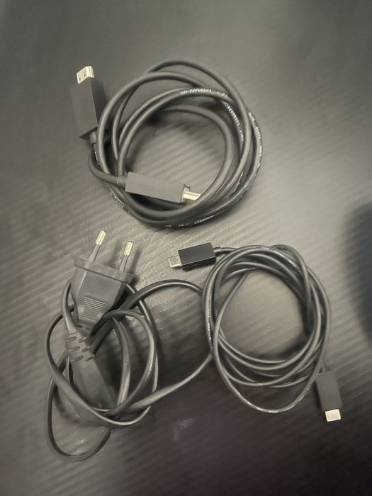 Vand PS5 doua manete nu negociez