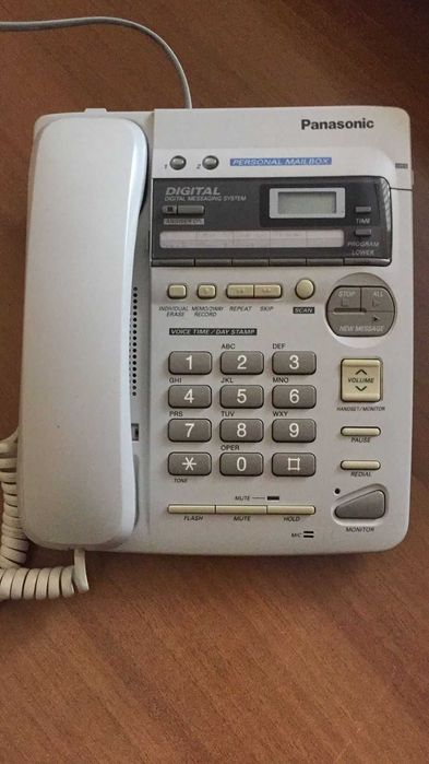 Телефонный аппарат проводной Панасоник 4 штуки