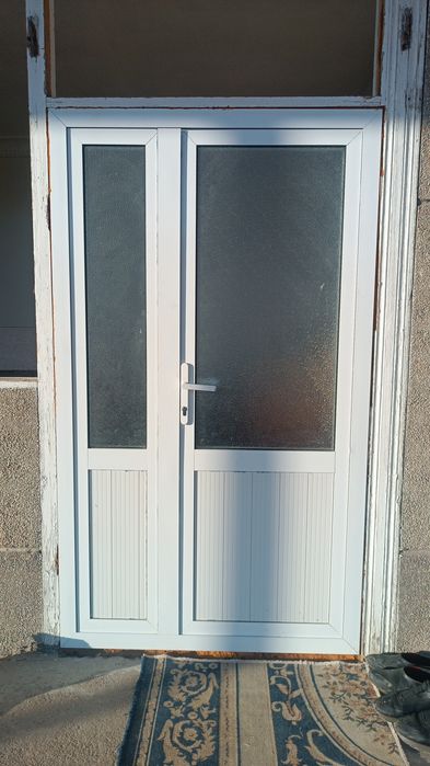 Eshiklar va jihozlari