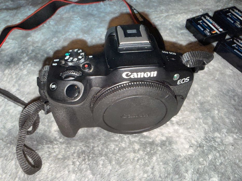 Body Canon EOS R50 Aparat Foto Mirrorless + 3 Baterii USB-C + Trepied 180cm + Curea mână
