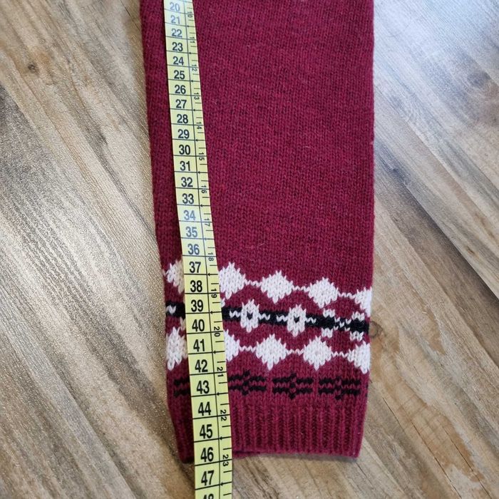 Pulover nou cu etichetă mărimea L 50% lână