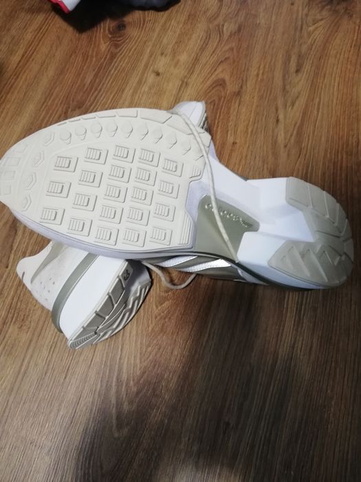 Adidas Originals ESIOD
Esiod "Wonder Oxide"
Esiod "Wonder Oxide"