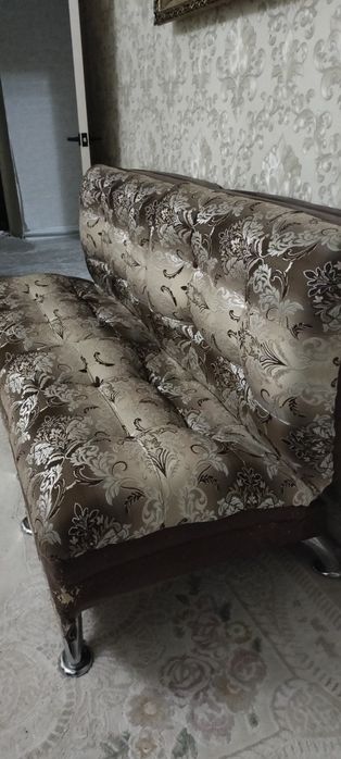 Продам диваны с креслами