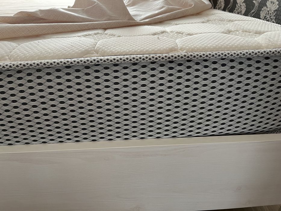 Продам 2-х спальную кровать