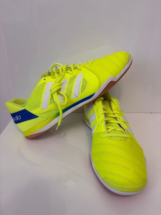 Vand adidasi,adidas si puma,masuri mari.
