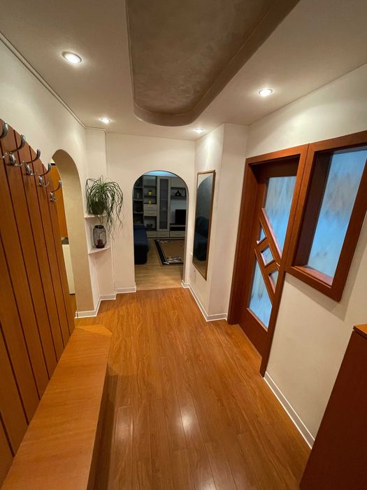 Închiriere apartament 3 camere - atmosferă de vacanță, aproape de centru