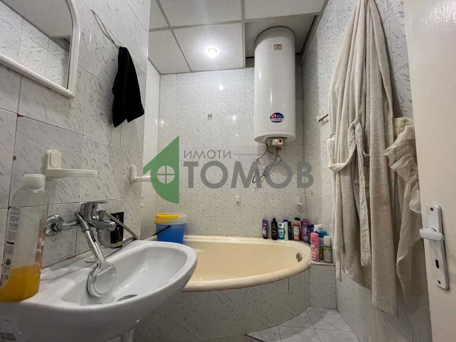 Продава се Тристаен апартамент в Шумен, Болницата - 87 кв.м за 1190 €/кв.м - Снимка #12