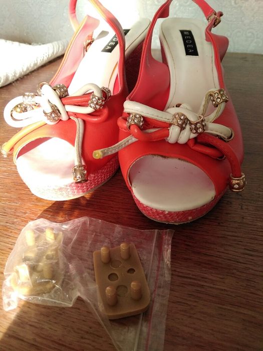 Босоножки  почти новые