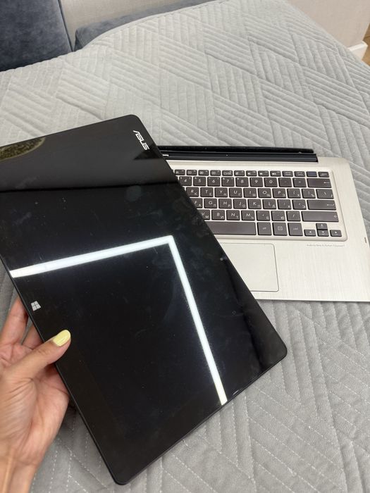 Ноутбук -Планшет Asus