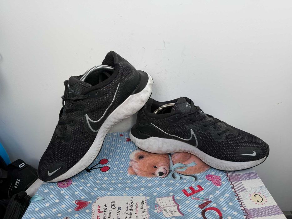 Nike  Renew Run''оригинални мъжки маратонки 43 номер