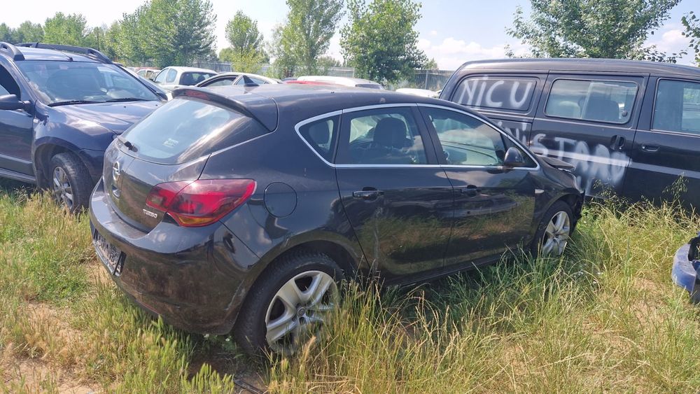 Opel astra j 1.4 turbo far roti structurate usi usa hayon portbagaj fuzeta oglinda Oglinzi stop stopuri Scaune interior bord Volan airbag aripa