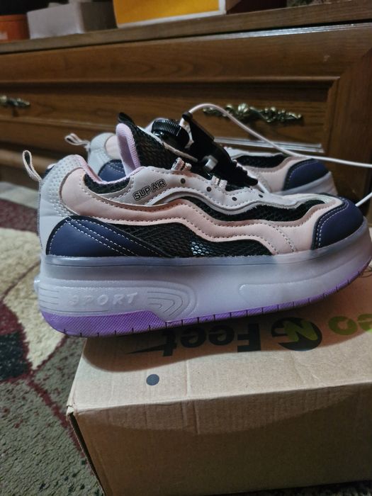 Роликовые кроссовки