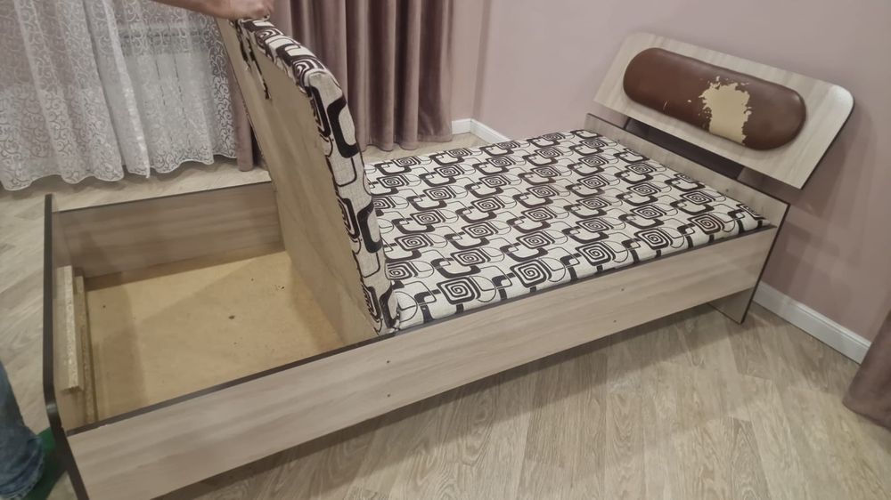 Кровать бу. Кровать 85х190см