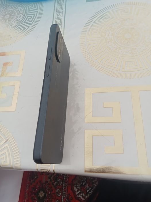 Телефон OPPO 18 зур