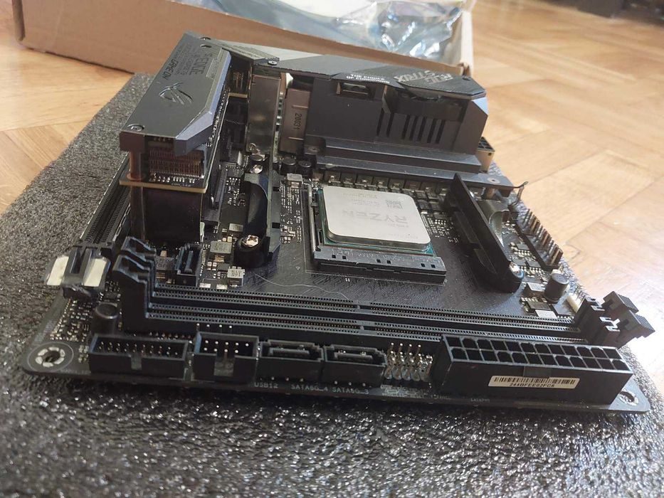 AMD Ryzen 7 5700X3D + Asus ROG StriX X570-i Gaming Wi-Fi