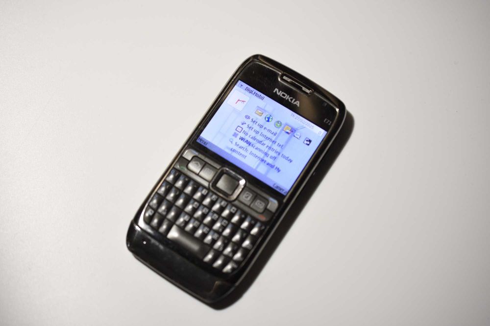 Vand Nokia E71 - Telefon Retro