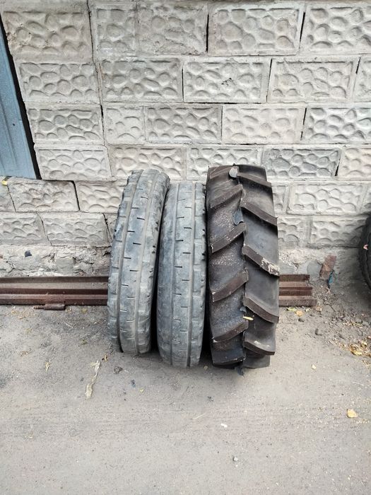 Продам шины 9.00 - 16 на ПТС.