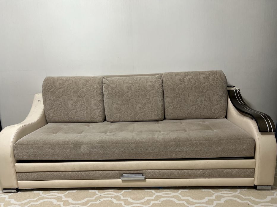 Диван для отдыха удобный