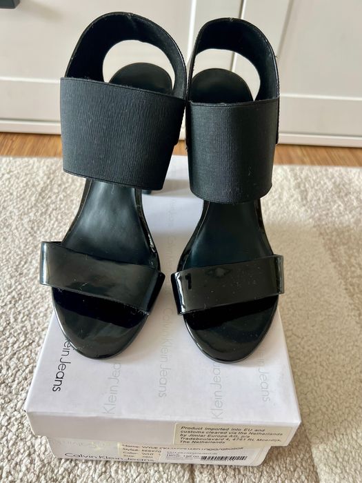 Сандали Calvin Klein-38 номер