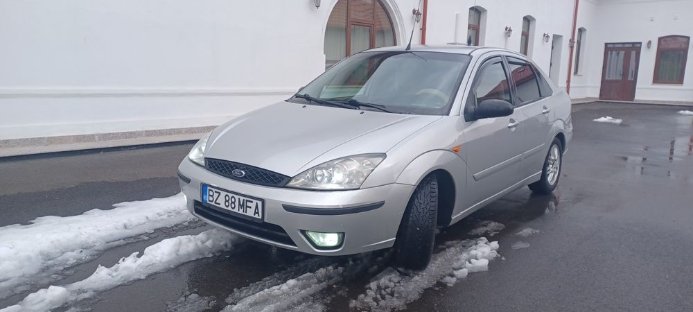 Focus Ghia 1.6 Benzina + Gpl