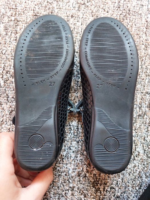 Продам новые туфли для девочек