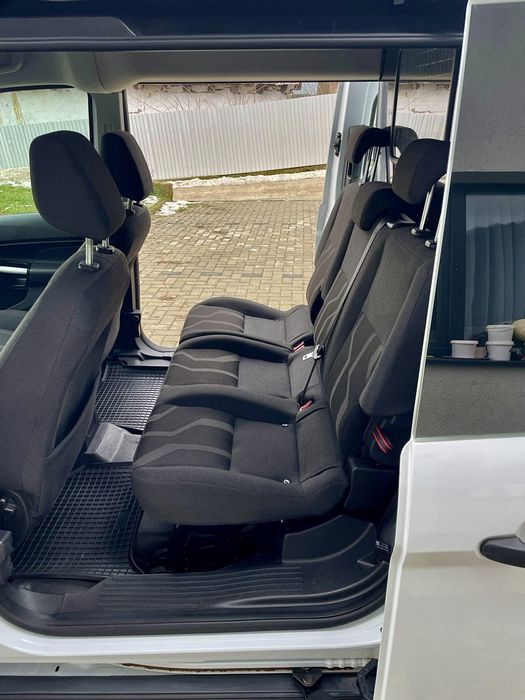 Vând Ford Transit Connect