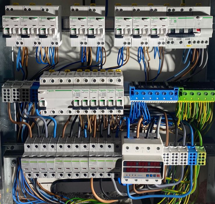 Electrician/ Instalații electrice complete