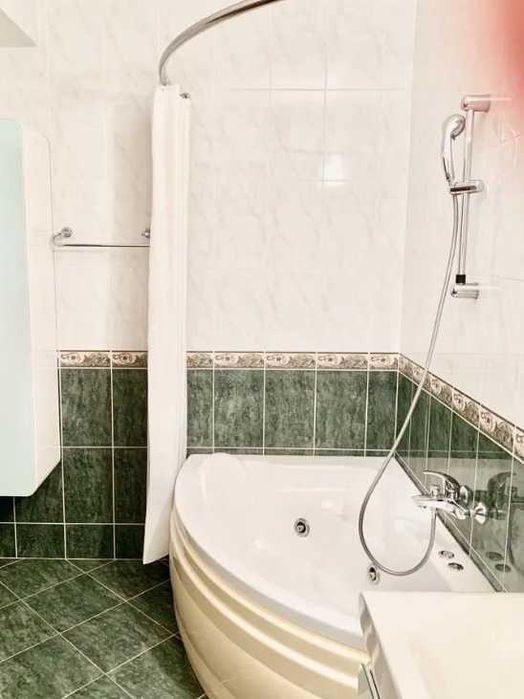 Дава се под наем Тристаен апартамент в Пловдив, Беломорски - 90 кв.м за 316.2 € - Снимка #1