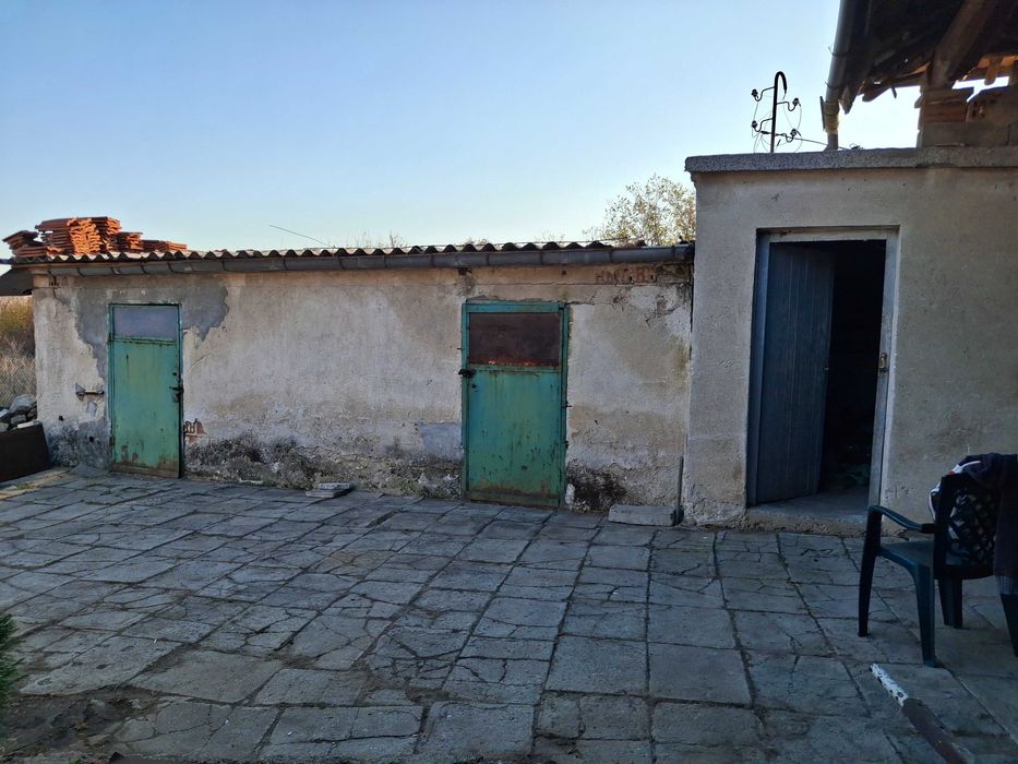 Продава се Къща в Пловдив, Каменица 1 - 1300 кв.м за 27 €/кв.м - Снимка #2