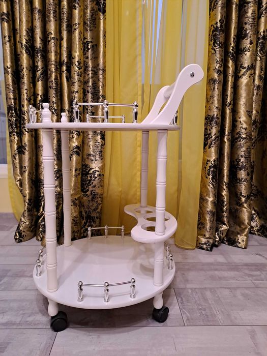 Ретро масичка за сервиране - бяла