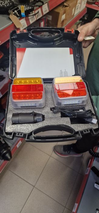 Set lampi remorca LED 12-24V cu magnet si control wireless pret 480 si