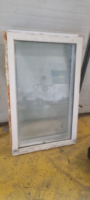 Продам окна 2шт пластик