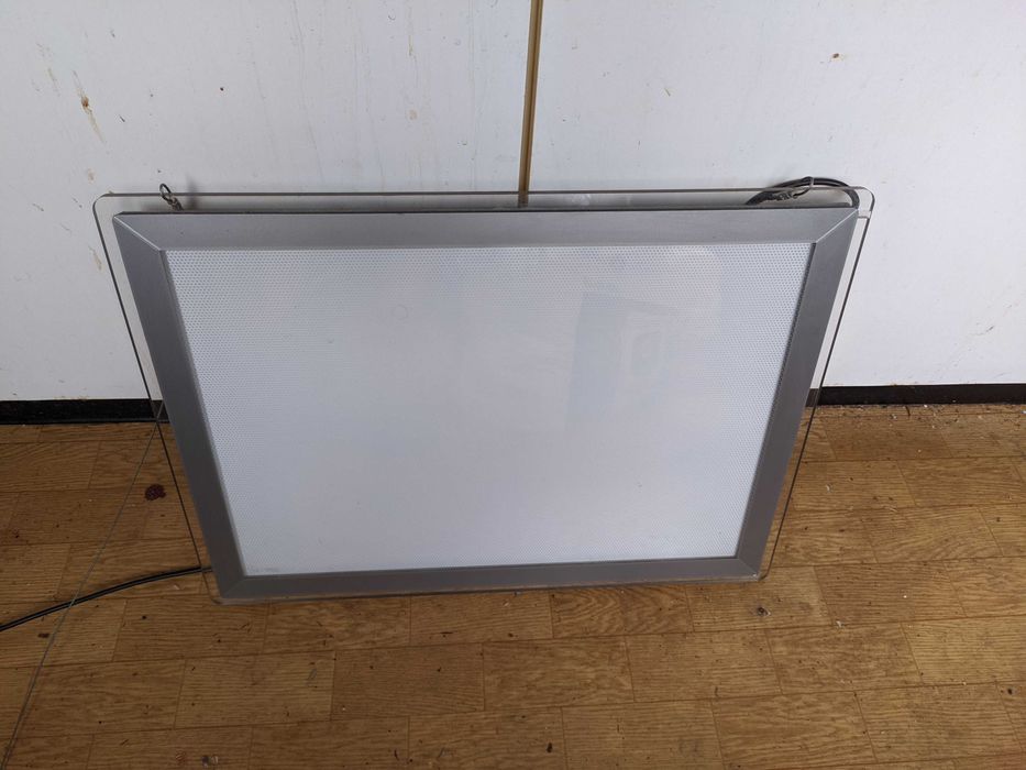 Светеща рамка за закачане 48х36 см.