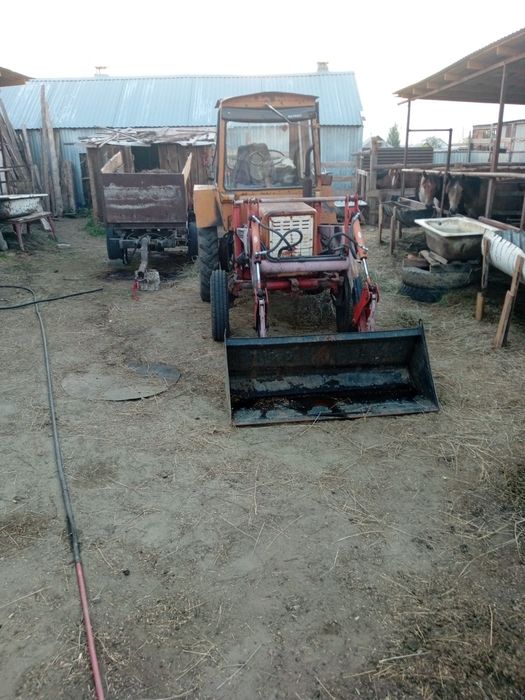 Продам трактор ,Т-25  с телегой.