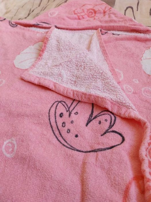 Детска хавлия с качулка 60х120 см + бански