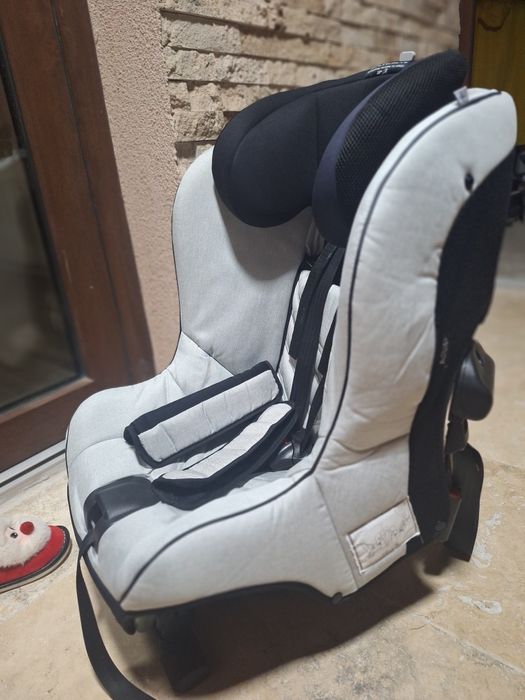 Scaun copii  0 -25 kg Axkid minikid varsta  2 - 6 anini