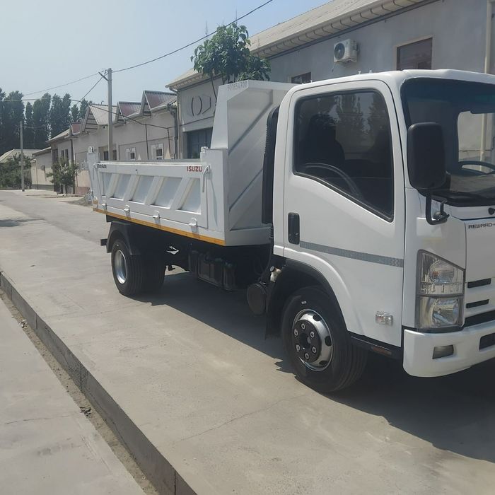 Isuzu samasval NPR 82L