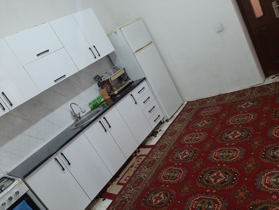 Toshkent tumani Abdurahmonda 4sutu 7 xonali uy sotiladi