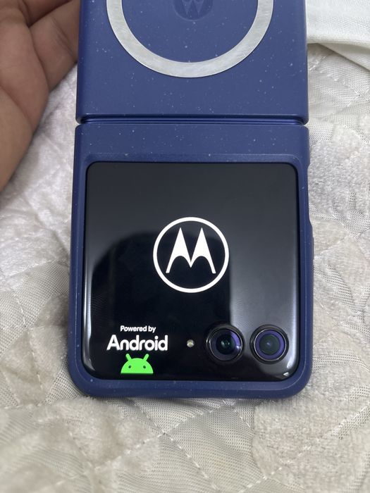 Продам Моторола Razr 60 (раскладушка)