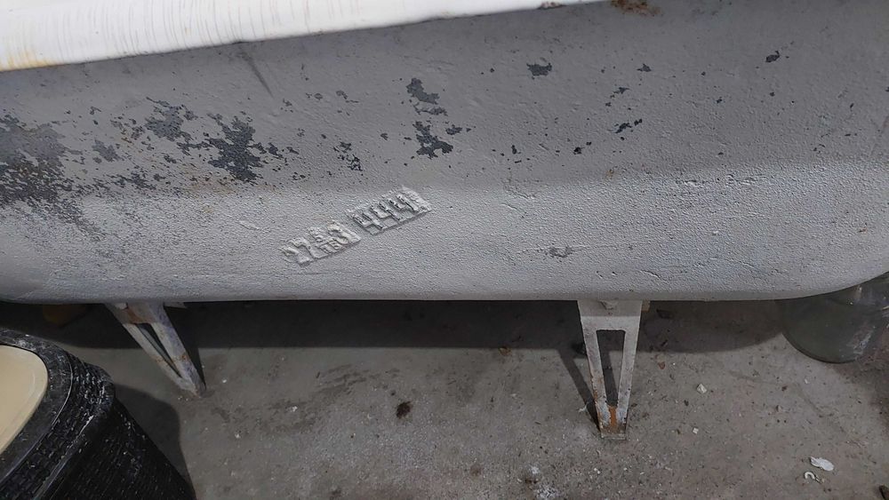 Продается чугунная ванна в отличном состоянии 150х70. Сделано в СССР.