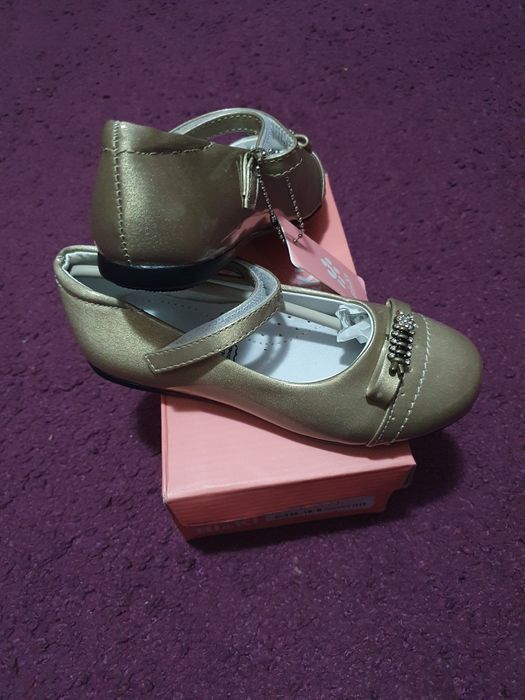 Pantofi eleganti fete !