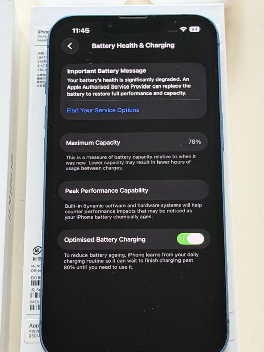 iPhone 13 + AirPods 1 + оригинални зарядно и кабел