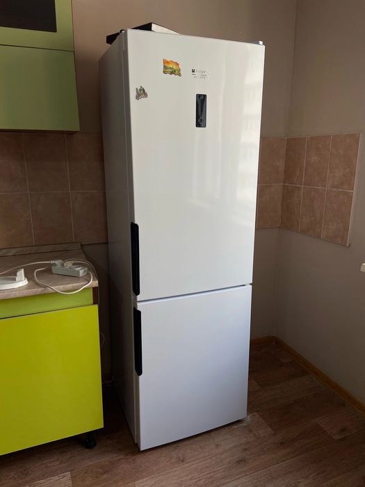 Холодильник Hotpoint-Ariston
