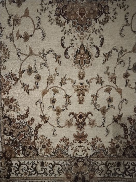 Продам ковер в хорошем состоянии