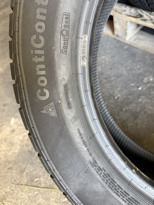 4 anvelope iarna 215/55/17 , Continental !