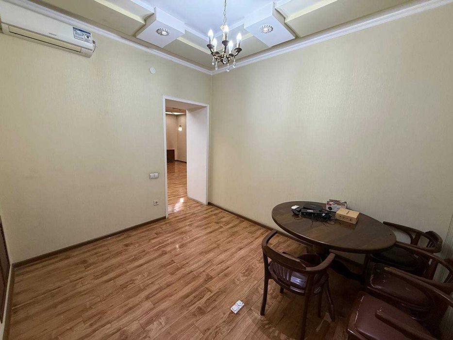 Сдаётся офис в аренду в центре города. Ойбек Ор:р Гостиница"Grand Mir"