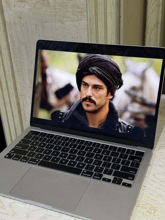 Macbook Air 13 M2 2024