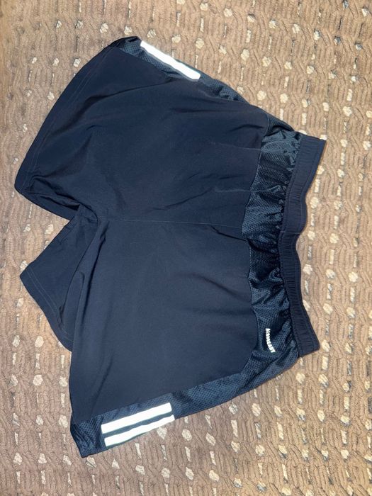 Къси гащи adidas Размер S! Чисто нови!